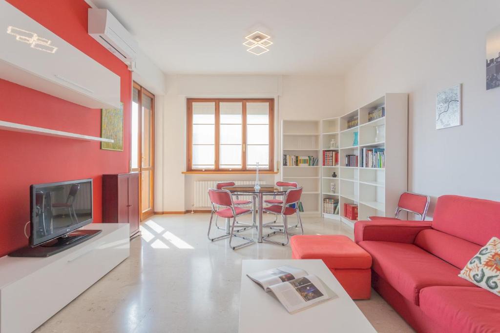 Como Apartment | A Window on Como City with Lake View by Rent All Como