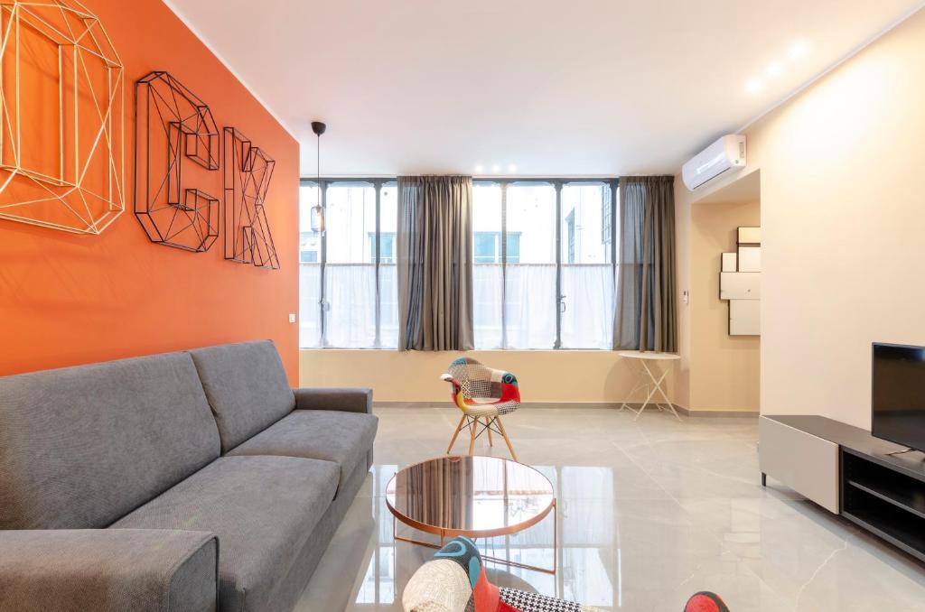 Genoa Historical Centre Apartment | ALTIDO Vibrant Apt for 4 moments to Genoa Aquarium
