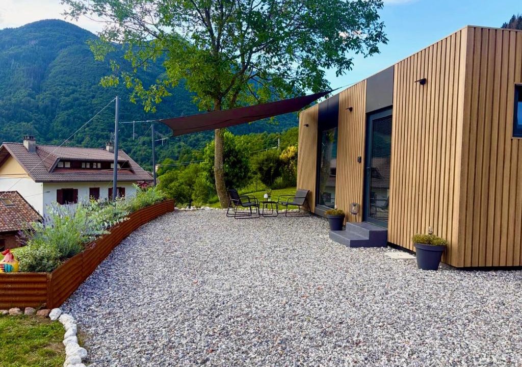 Casteons House | Everest Experience