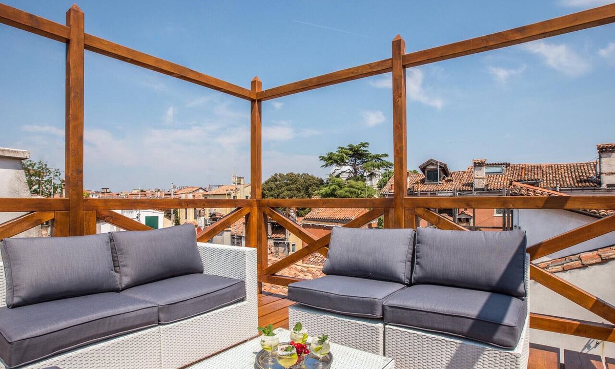 Dorsoduro Apartment | Gondolieri Luxury Apartment
