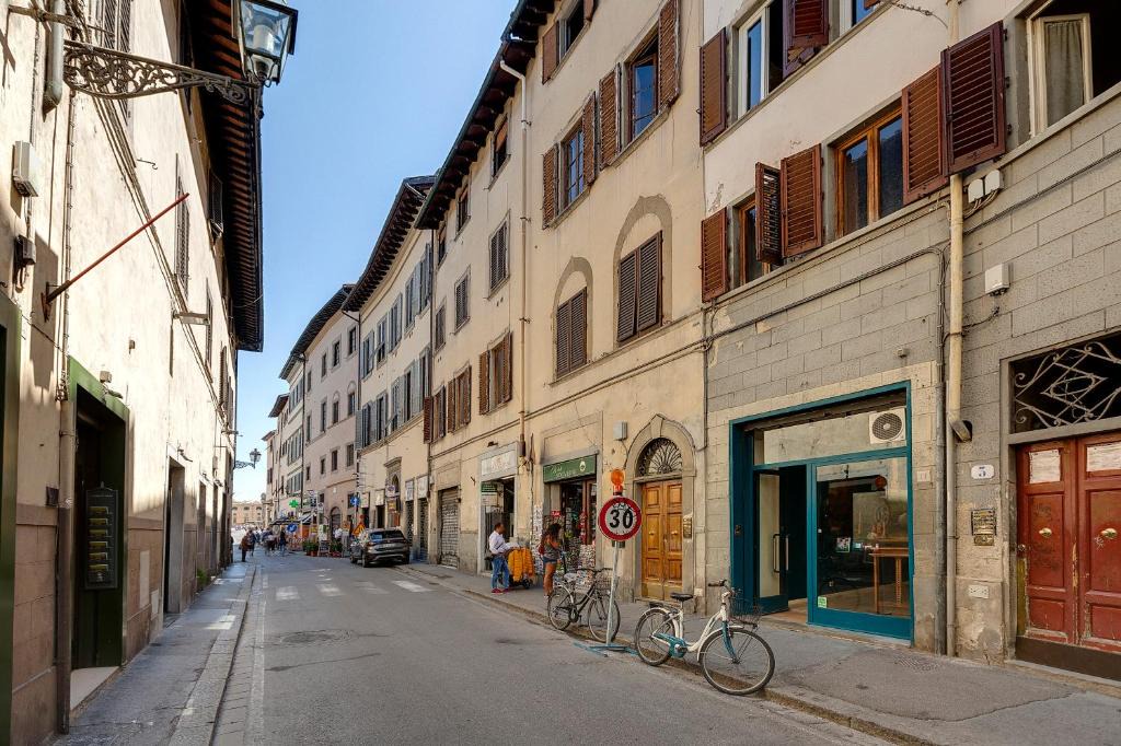 San Frediano Apartment | Romana 1