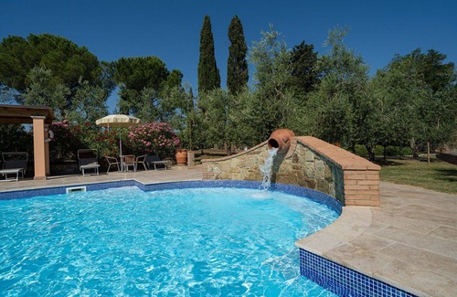 Peccioli Apartment | Cosy apartment for 4 guests with WIFI, pool, A/C, TV, pets allowed and panoramic view