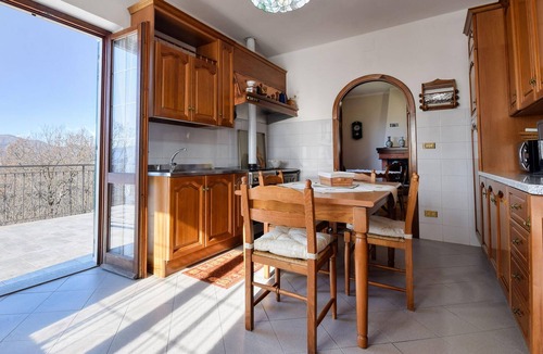 Varese Ligure House | 2 bedroom nice home in Varese Ligure