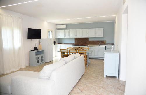Sperlonga Villa | Beachside House