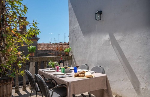 Dorsoduro Apartment | Ca' Dell'Artista with Balcony and Terrace