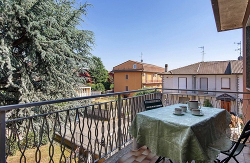 Lainate Apartment | Casa Cedrus with Shared Garden