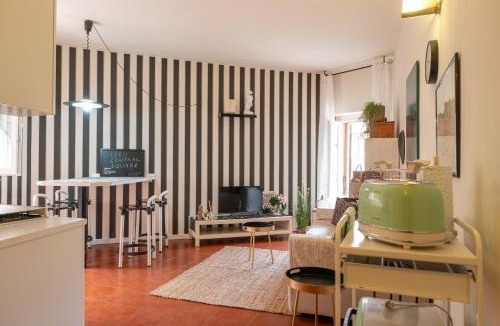 Iseo Apartment | Central square