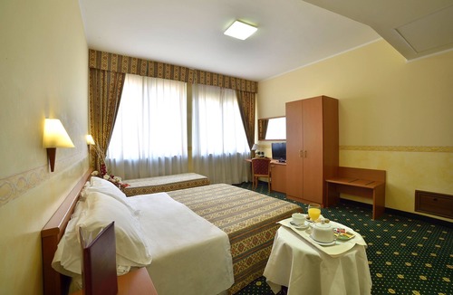 Druento Hotel | Dropiluc