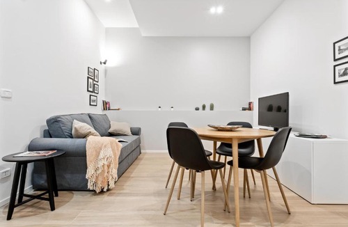 Historic Center Apartment | GuestHost - Piazza Maggiore White Apartment