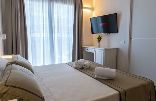 La Pietraia House | Landlord