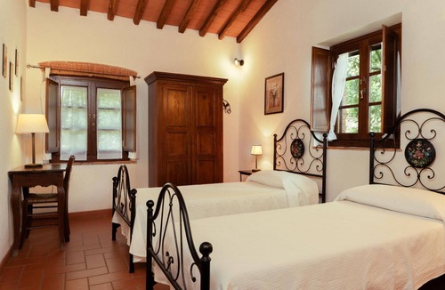 Rapale Other | Peter' flat with shared pool