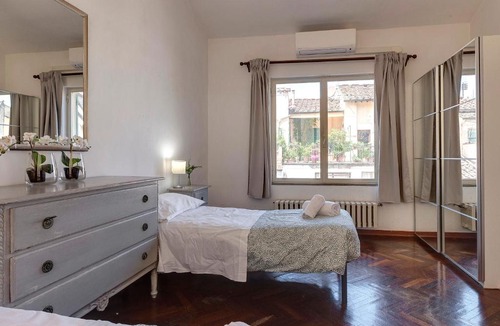 San Frediano Apartment | Romana 1