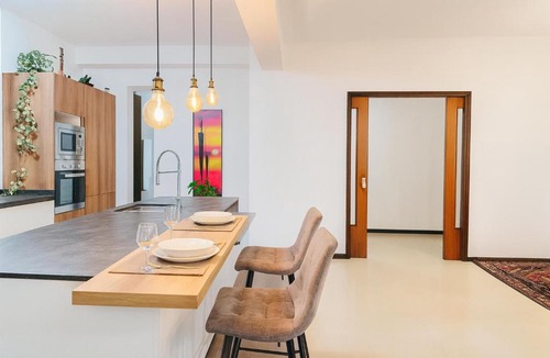 Barriera Vecchia-San Giacomo Apartment | Suite Enes Terrazza con vista e relax in centro città