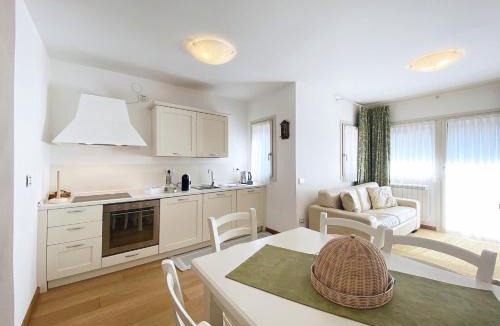Temu Apartment | White Bear