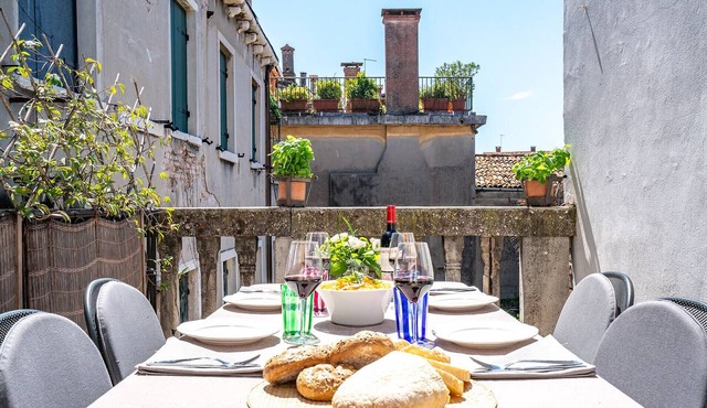 Ca' Dell'Artista with Balcony and Terrace