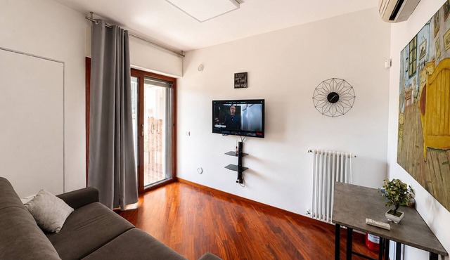 Del Console Apartment - Near Bari Airport & Station
