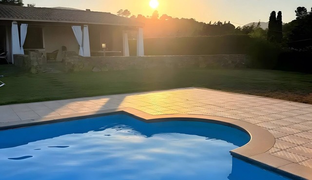 Holiday Home 200m from the Sea with Pool, Wi-Fi, Air Conditioning & Exclusive Ferry Discount