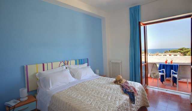 Iris Hotel