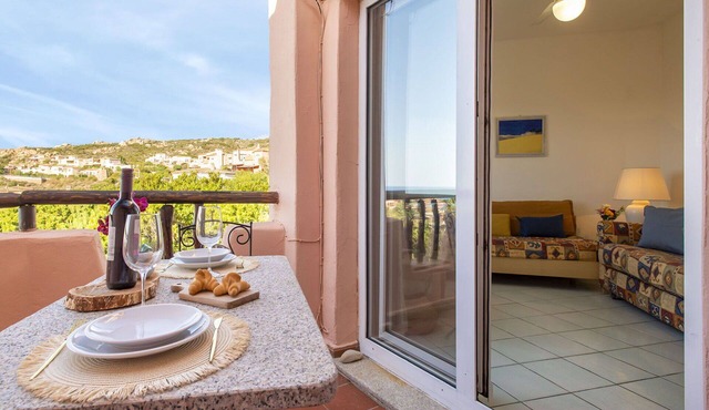 Nice apartment for 4 guests with A/C, WIFI, pool, TV, terrace and pets allowed