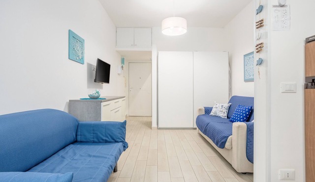 Studio 'Flat Blu Palermo Mondello' with Shared Pool, Shared Terrace, and Air Conditioning