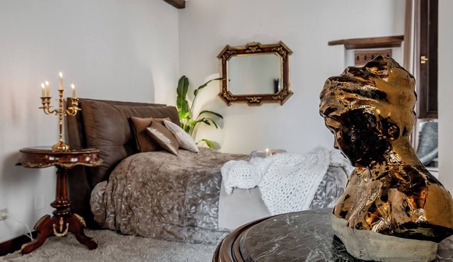 Trevi Fountain Stylish Guesthouse