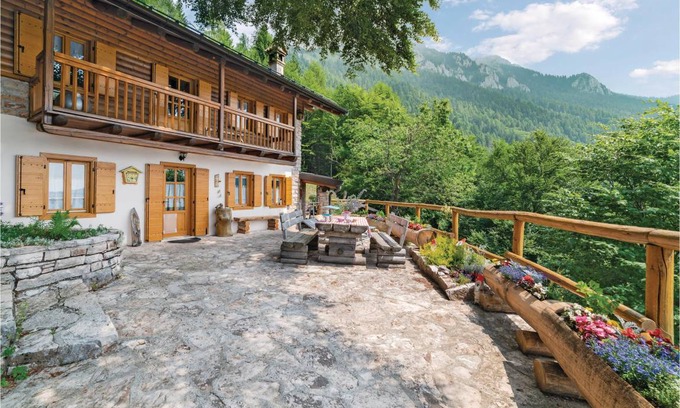 Lamon House | 90 m² House ∙ 2 bedrooms ∙ 5 guests