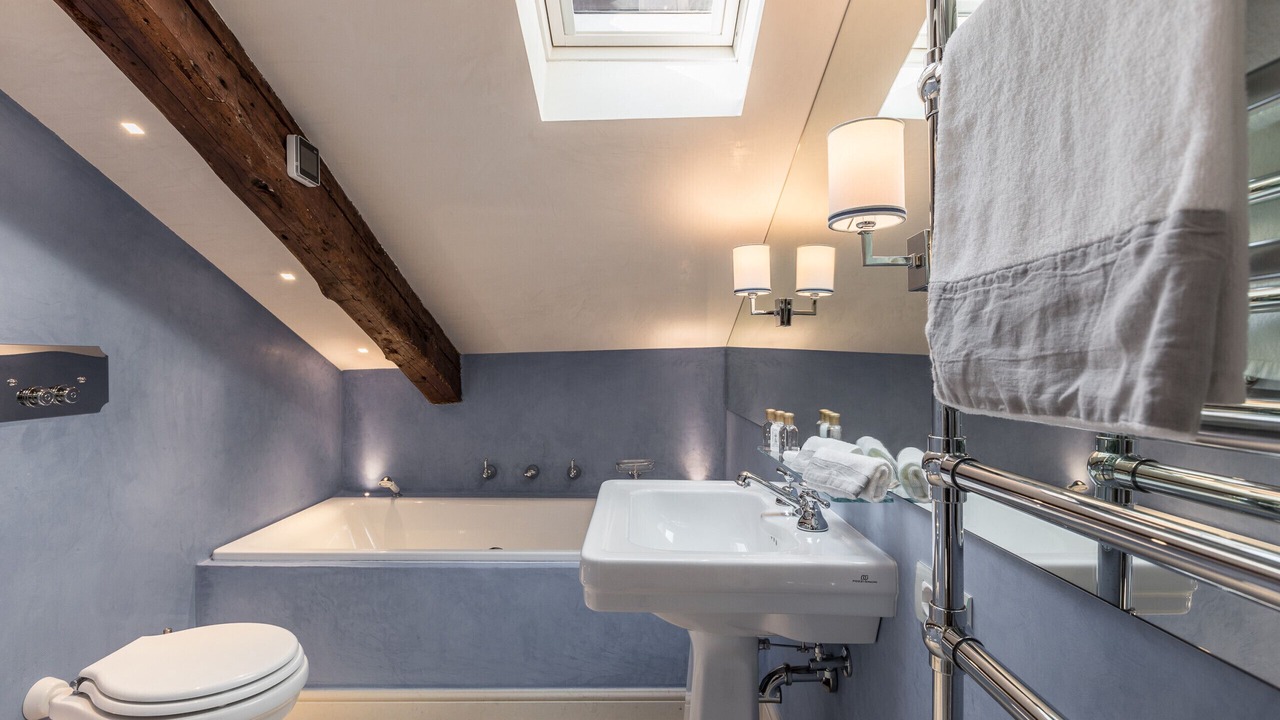 Photo of Bathroom in Dorsoduro